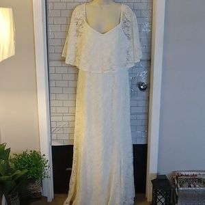 Torrid Ivory Lace capelet wedding dress size 16